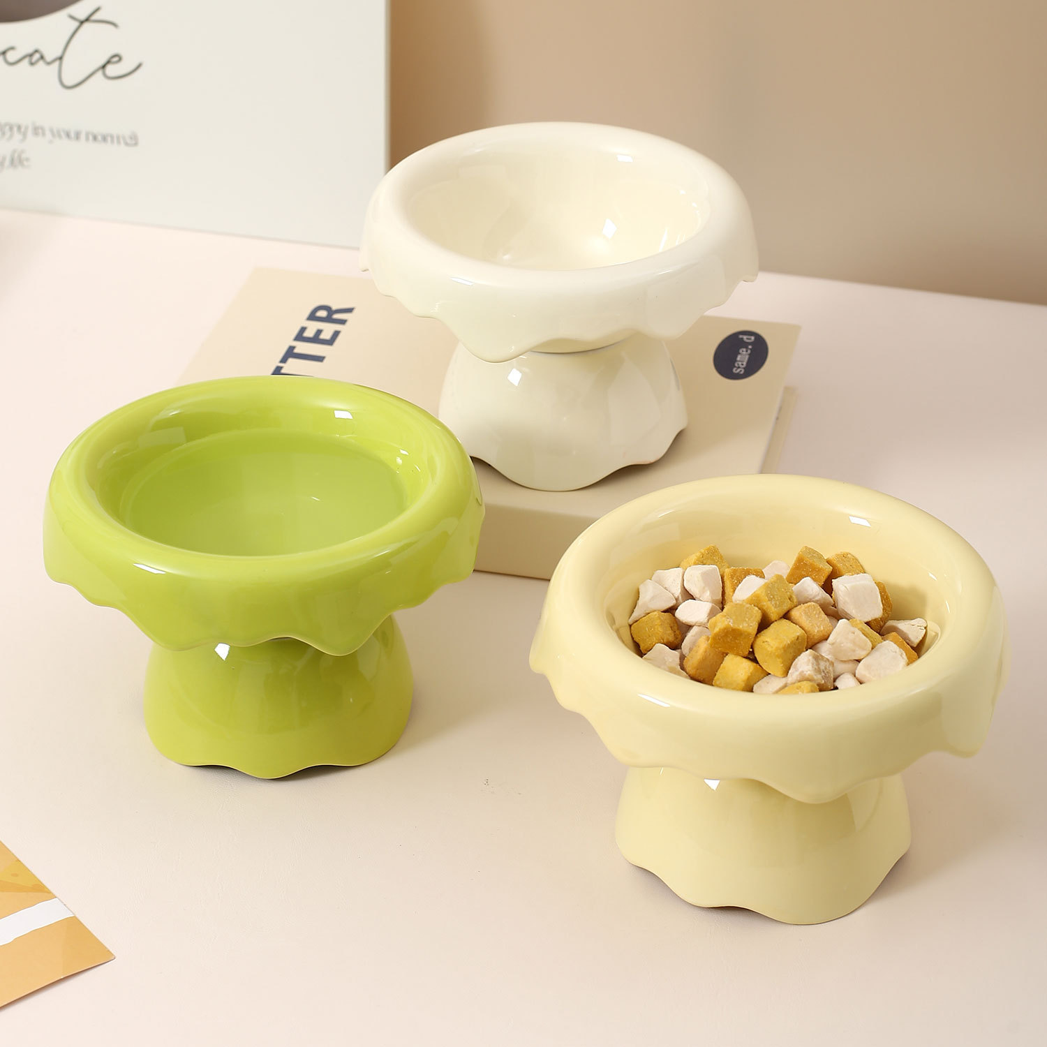ペット食器 猫用陶器製高台フードボウル おしゃれ脚付き食器