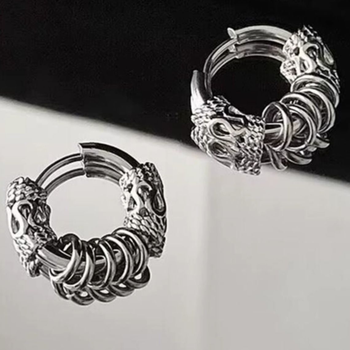 ピアスメンズ 鎖模様チタンフープピアス