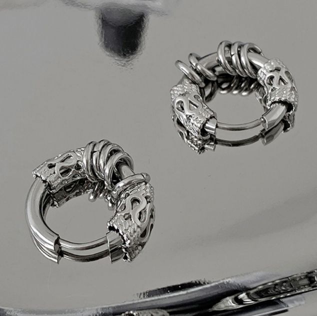 ピアスメンズ 鎖模様チタンフープピアス