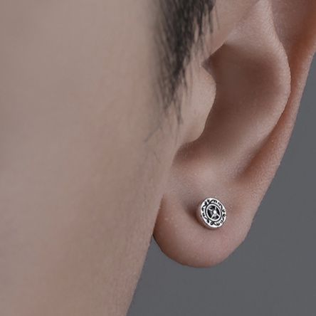 ピアスメンズ 古代紋様の円形スタッドピアス