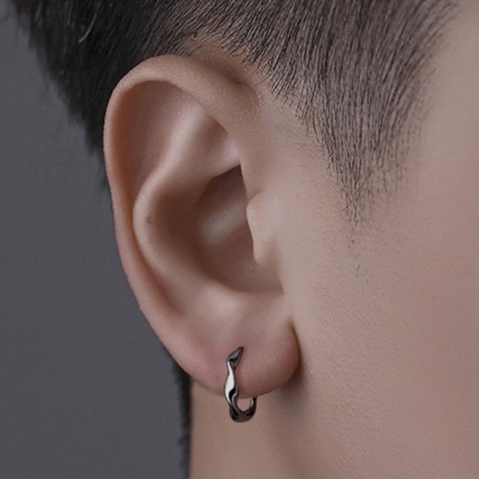 ピアスメンズ ねじれフープ風ピアス
