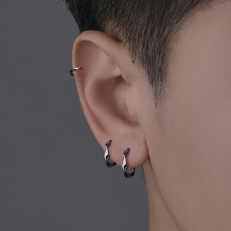 ピアスメンズ ねじれフープ風ピアス