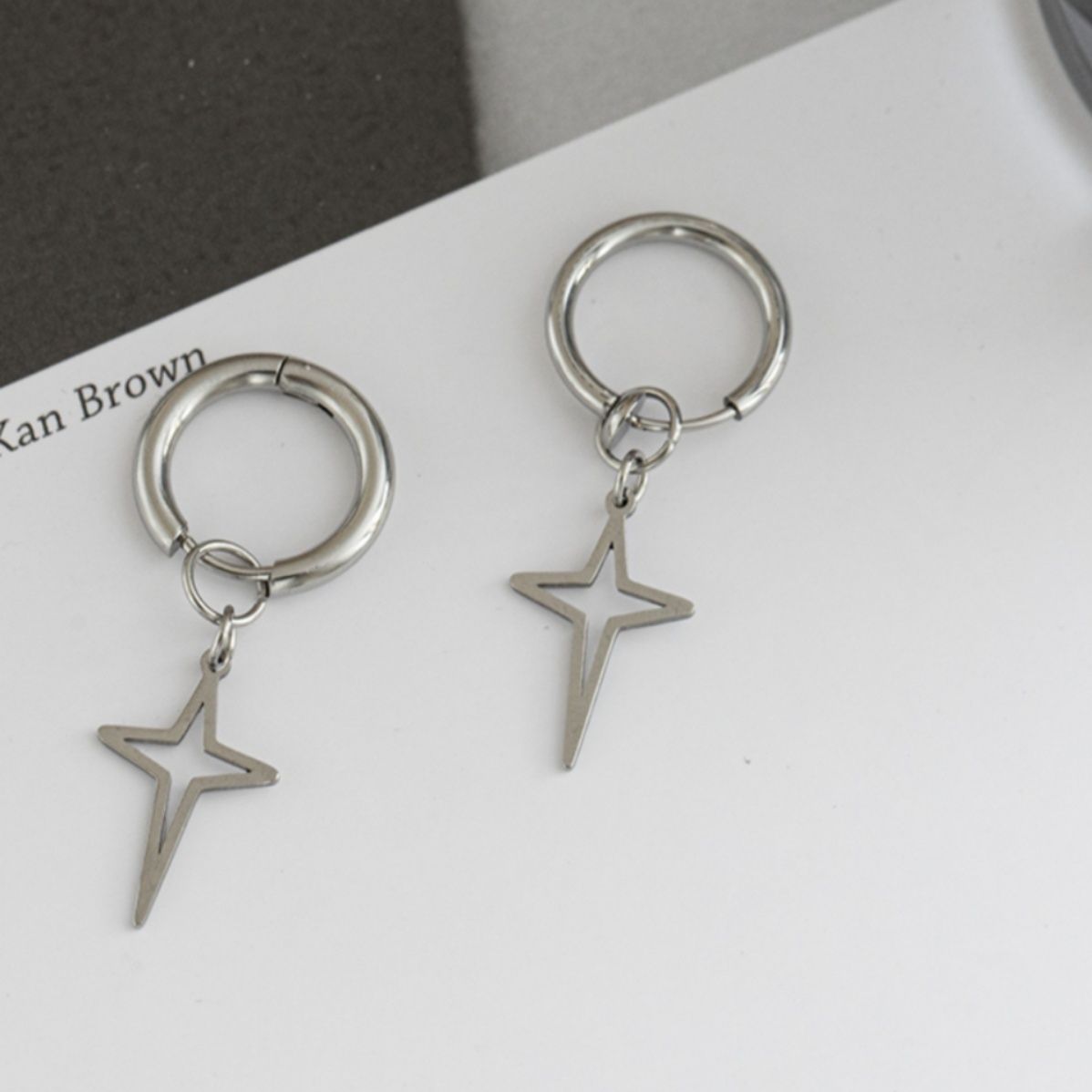 ピアスメンズ 星輝きフープピアス