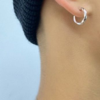ピアスメンズ ねじれフープピアス