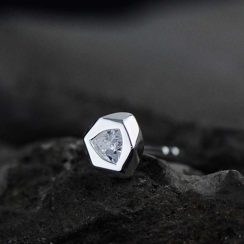 オシャレに差をつける！男物ピアスのトレンドアイテム5選