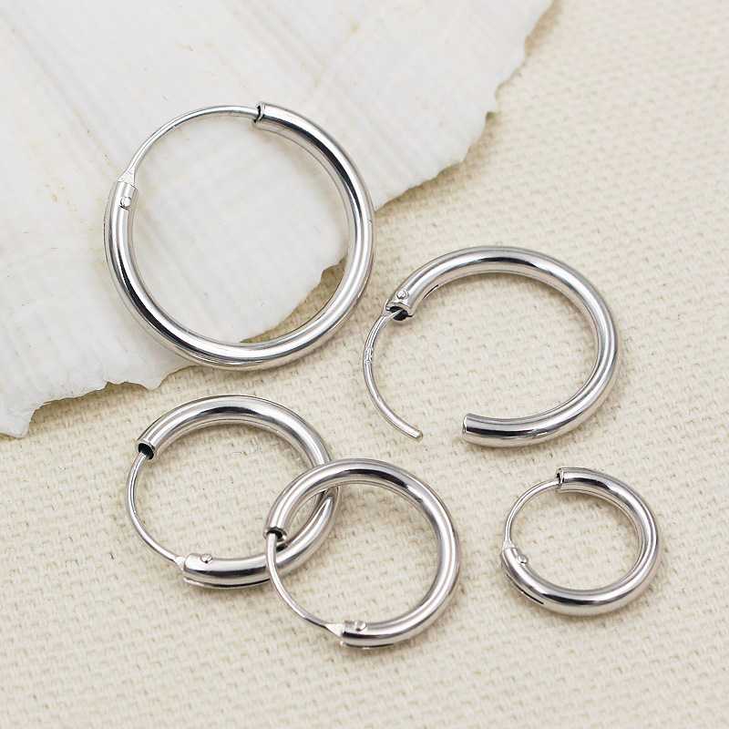 男性もおしゃれを楽しめる！メンズにおすすめのファーストピアス20選！