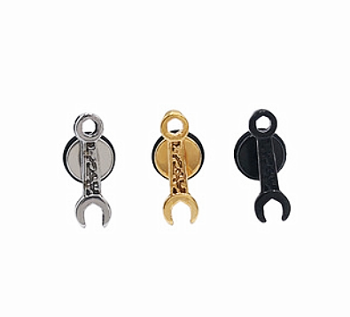 ピアスメンズ 工具をモチーフにしたスパナデザインピアス