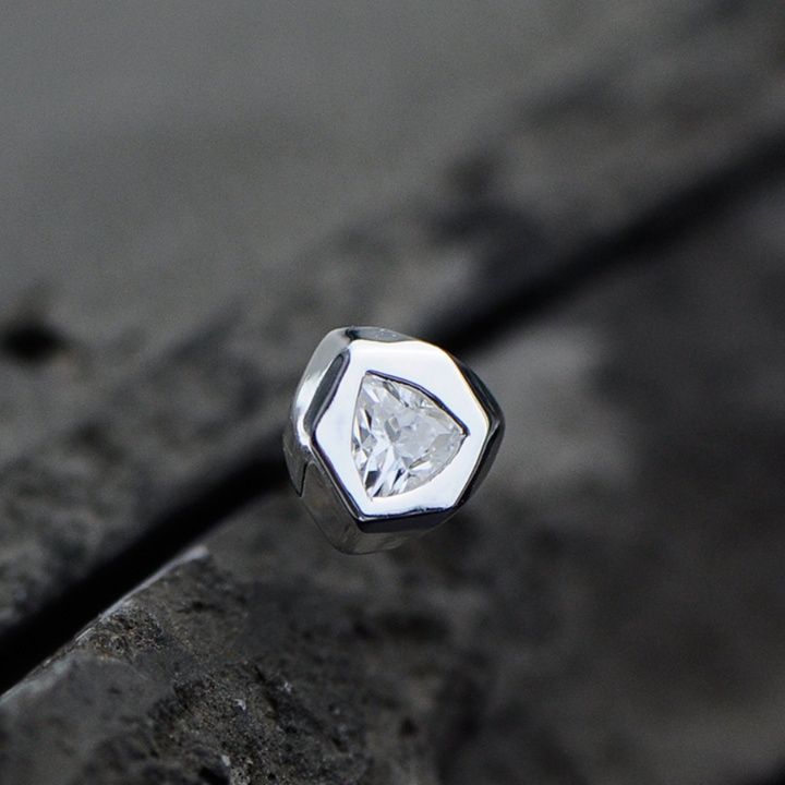 ピアスメンズ 多面体六角形 宝石ピアス