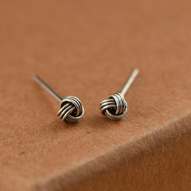 ピアスメンズ 結び目デザイン シンプルピアス
