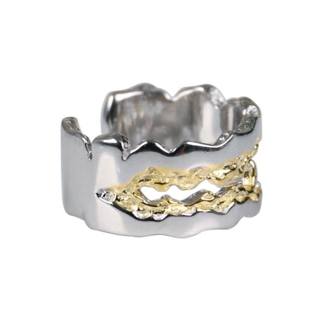 メンズピアス イヤーカフ 荒波のように流れる耳飾り