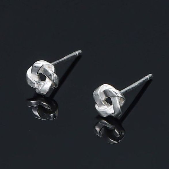 ピアスメンズ 結び目モチーフピアス