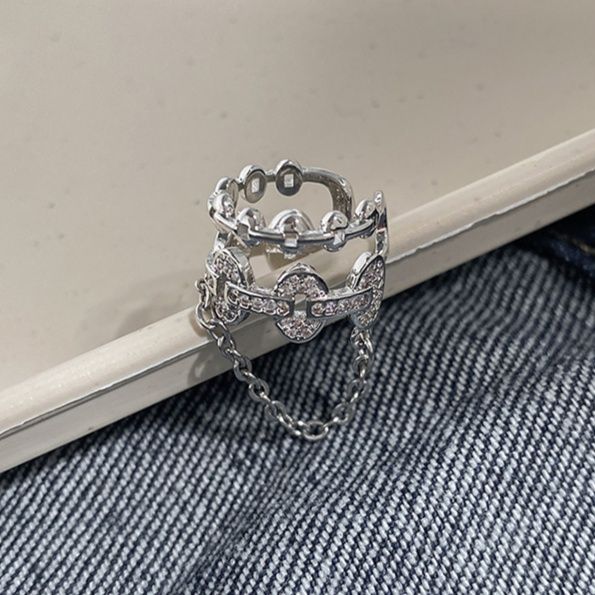 ピアスメンズ 髑髏装飾チェーン付きイヤーカフ