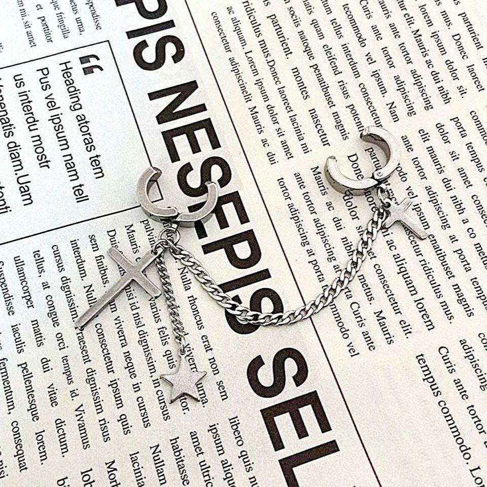 メンズピアス 男性用十字架星モチーフ連結チェーン付きイヤーカフ