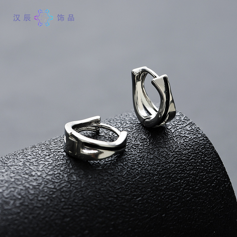  チタン製幾何学フープメンズピアス