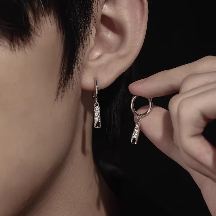 メンズピアス 矩形プレート装飾フープ両耳ピアス