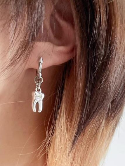 メンズピアス 歯モチーフ スパイクフープピアス ゴシック風個性派