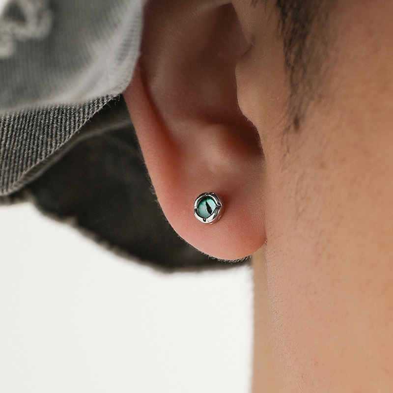 メンズピアス 爬虫類の瞳デザイン小粒スタッドピアス