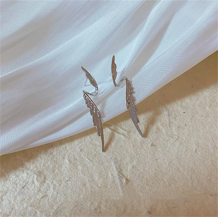 メンズピアス シルバー天使の羽根ピアス 翼モチーフ 耳ピン