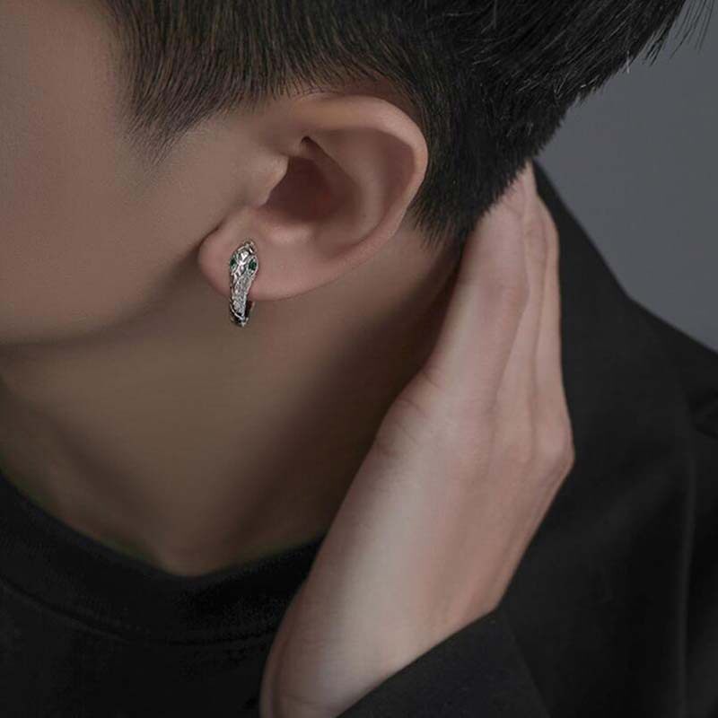 メンズピアス 蛇モチーフ立体彫刻フープピアス