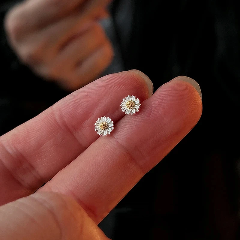 ピアスメンズ 小菊の花 片耳ピアス