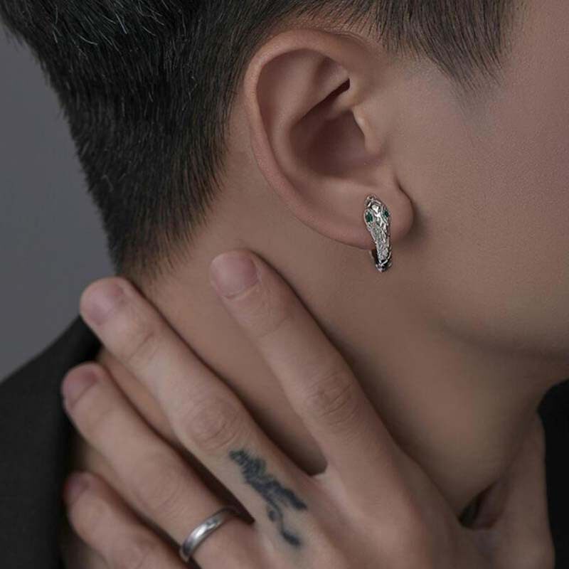 メンズピアス 蛇モチーフ立体彫刻メンズフープピアス 両耳|メンズ