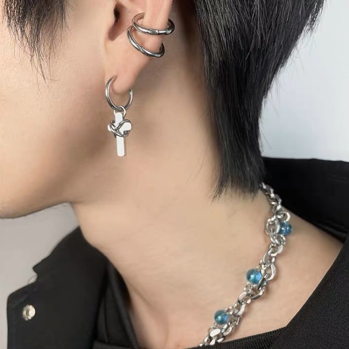 メンズピアス結び目デザイン棒型チャーム付き両耳