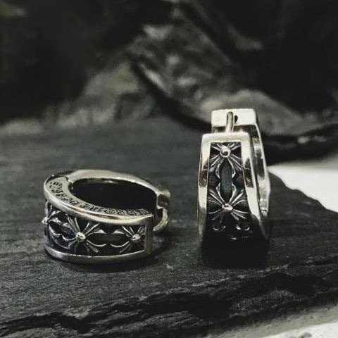 メンズピアス 十字花紋刻印ワイドフープリング