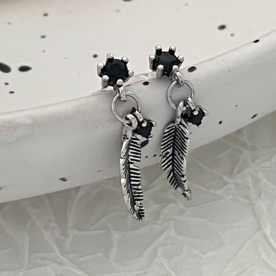 メンズピアス シルバーピアス 羽根モチーフ 黒石付き メンズ 個性派