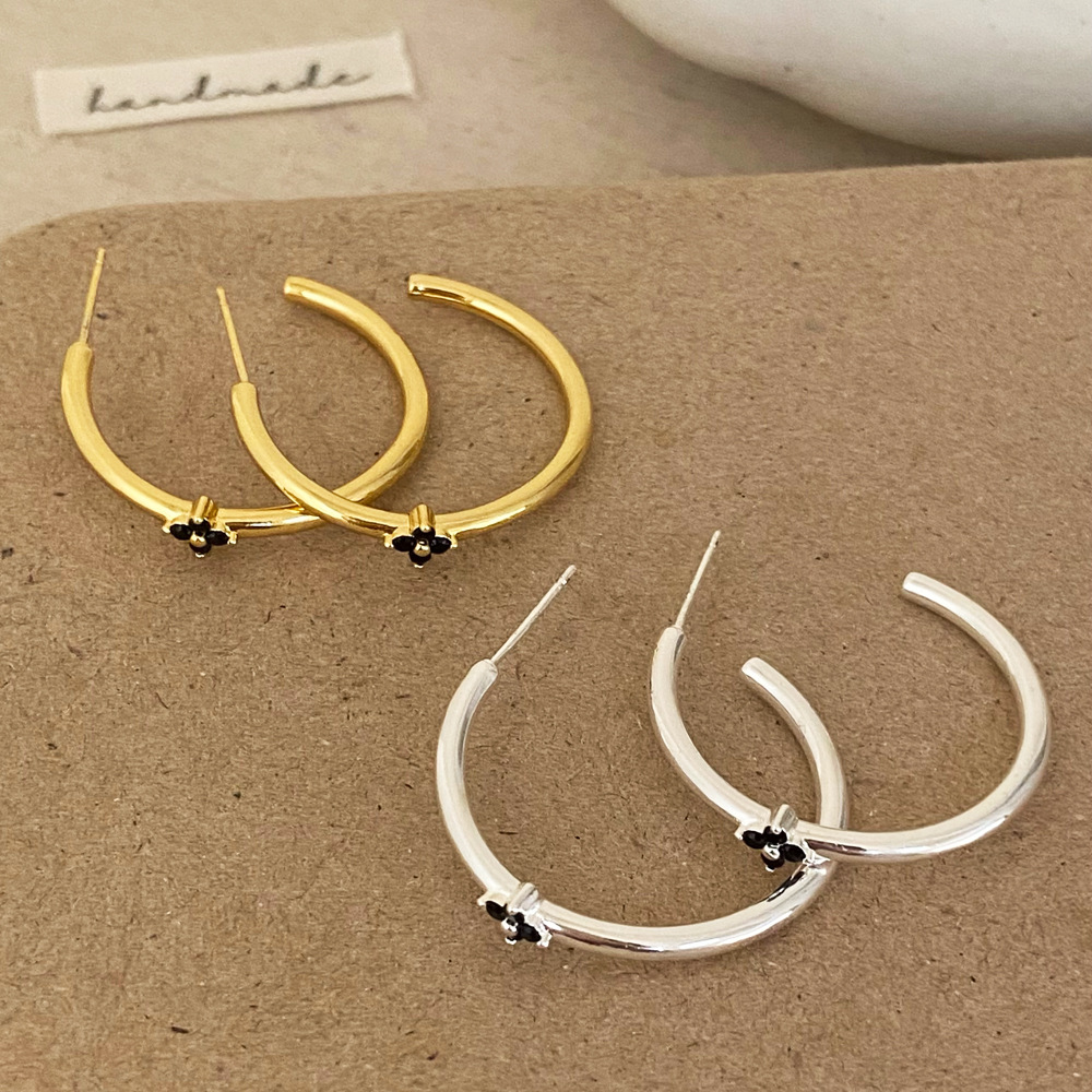 ピアスメンズ クローバーモチーフフープピアス