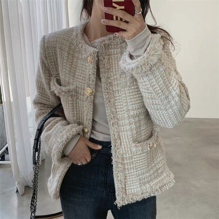 ピンクコーデ ツイード風ショート丈ジャケット上品ピンク