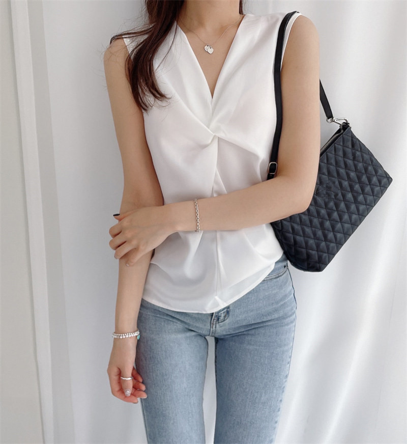 https://fulmo-img-server.com/pinkyfashion/0e5e30c8-8223-4628-8046-d74cfc17c1cb.jpg