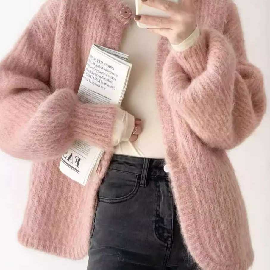 ふわモコ女子を目指す！ふわふわピンクカーディガン10選