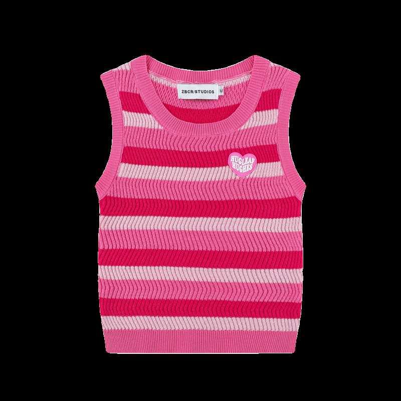 鮮やかさで差をつける！蛍光ピンクトップス5選