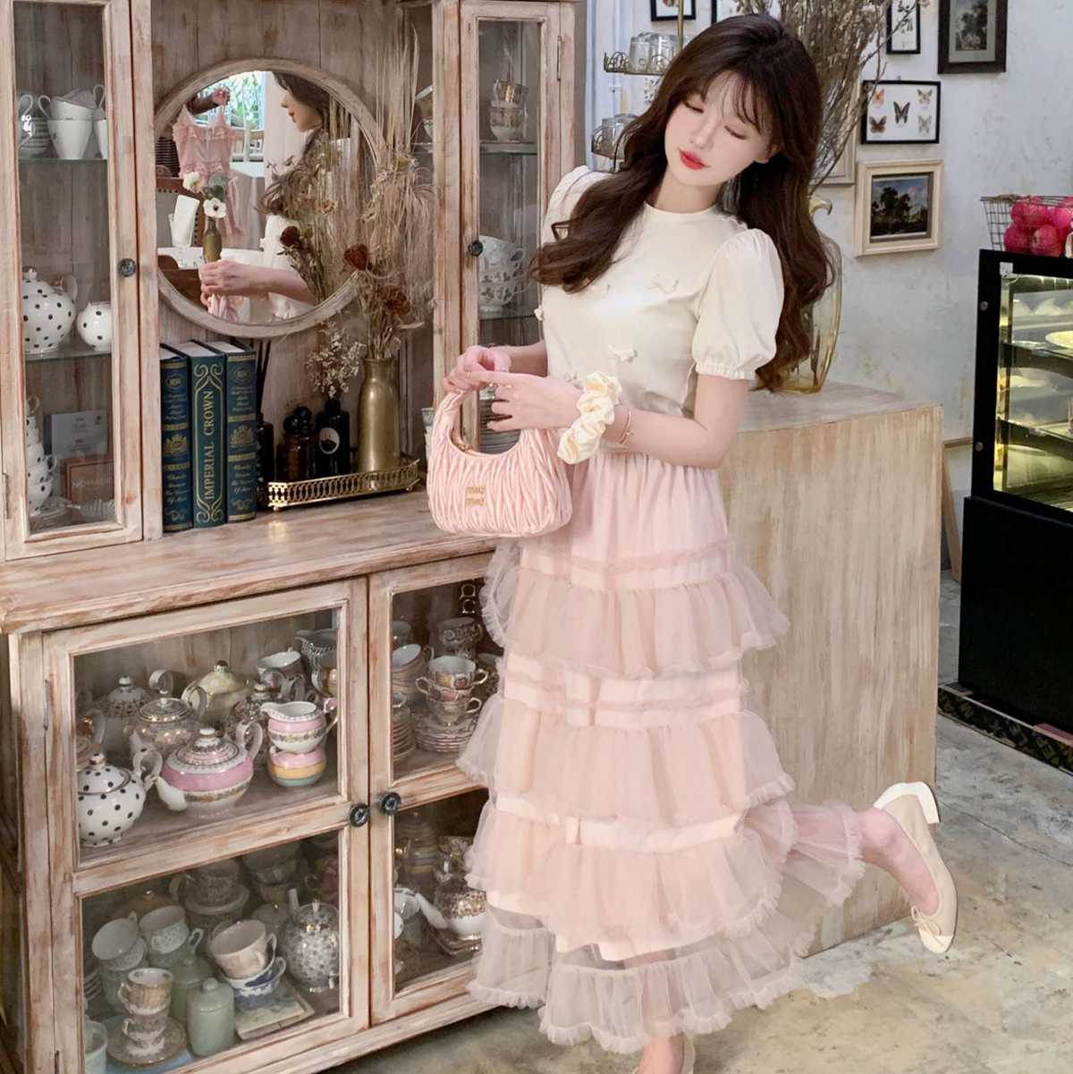 ピンクコーデ ティアードロングスカート フェミニンマキシ丈