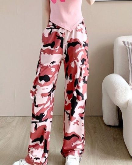 ピンクコーデ 迷彩柄ワイドカーゴボトムス パンツ