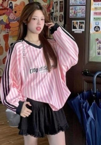 ピンクコーデ ピンクストライプブイネック長袖カットソー