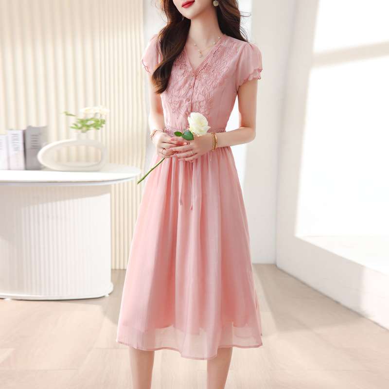 https://fulmo-img-server.com/pinkyfashion/29d1a1f2d2944d188087a5eb663de522.jepg