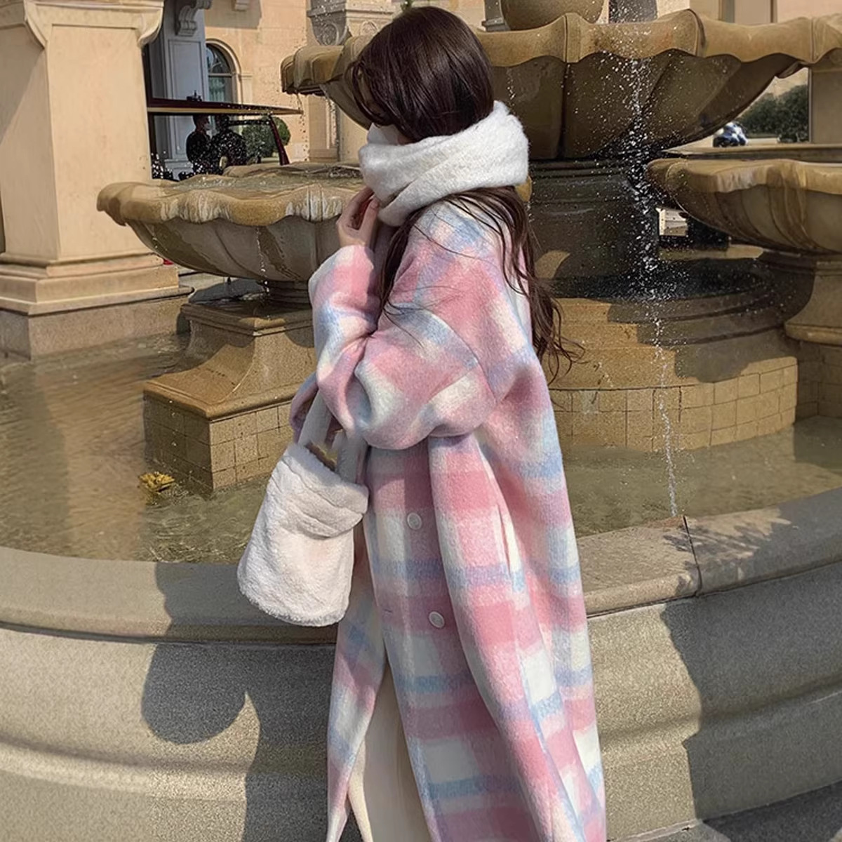 https://fulmo-img-server.com/pinkyfashion/2a980cc0-f095-4713-8fba-2e9801fb6824.jpg