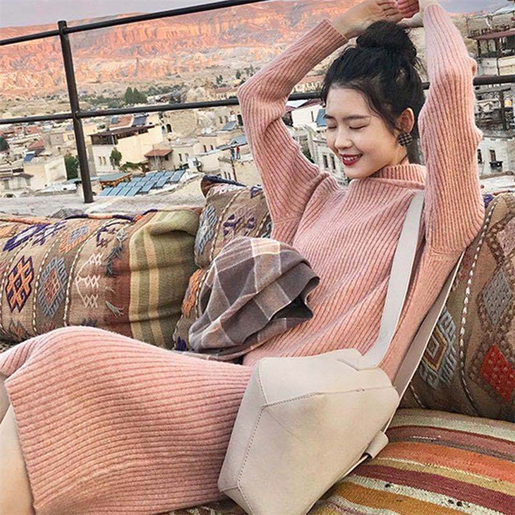 ピンクコーデ 上品な長袖リブニットワンピース 秋冬厚手