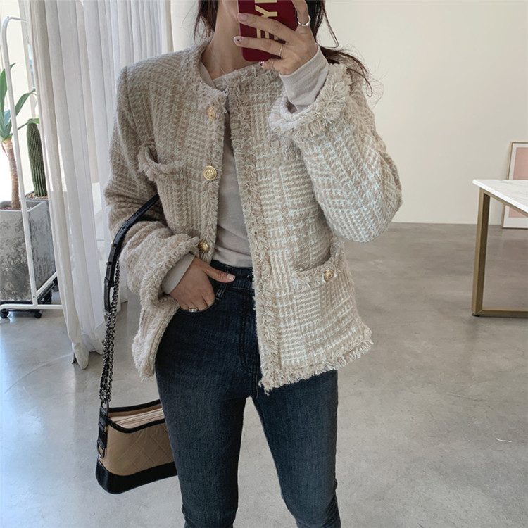 ピンクコーデ ツイード風ショート丈ジャケット上品ピンク