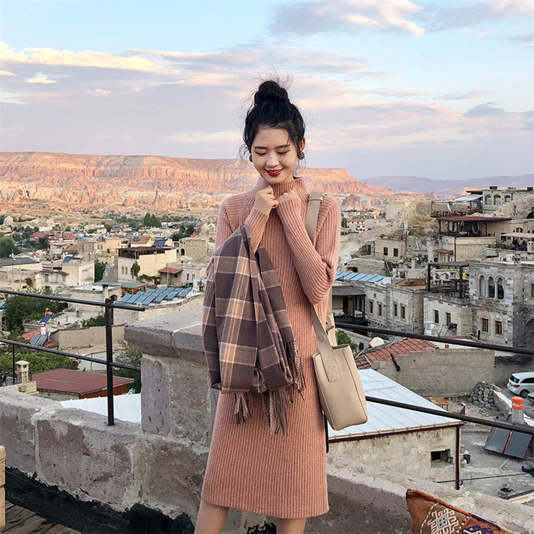 ピンクコーデ 上品な長袖リブニットワンピース 秋冬厚手