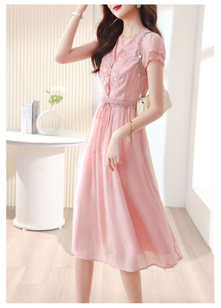 https://fulmo-img-server.com/pinkyfashion/64a7562365054a7d99c015581a6f2fb3.jepg