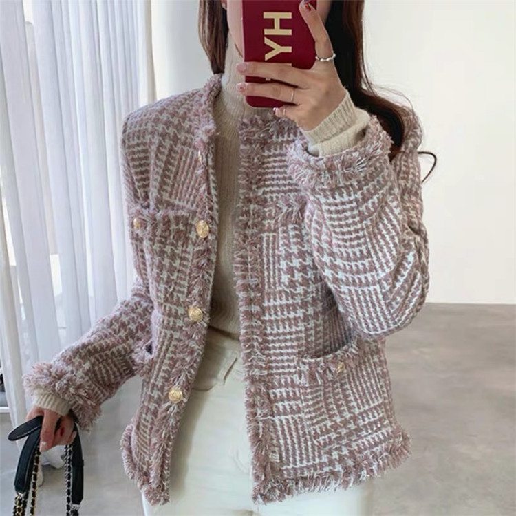 ピンクコーデ ツイード風ショート丈ジャケット上品ピンク