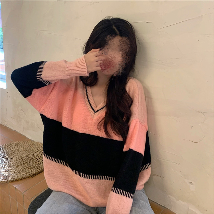 ピンクコーデ ピンク配色ゆったりブイネックニットセーター