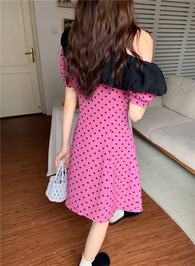 https://fulmo-img-server.com/pinkyfashion/8247f46b-879a-40de-b840-398a2cf6bf30.jpg