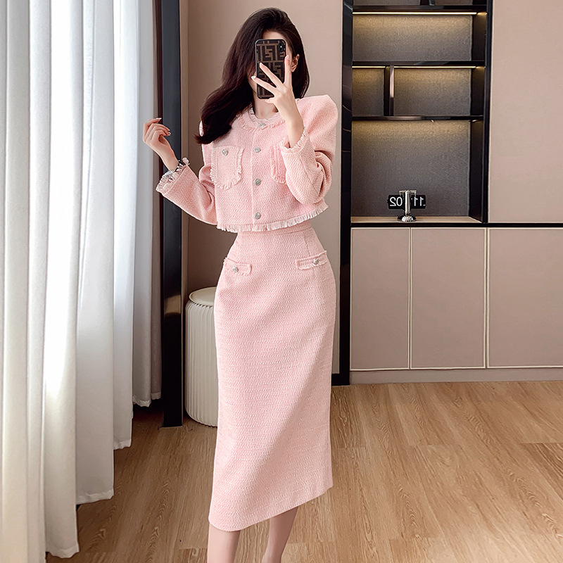 https://fulmo-img-server.com/pinkyfashion/84be5dfb-0884-443a-ba49-9f4a33ca5fa8.jpg
