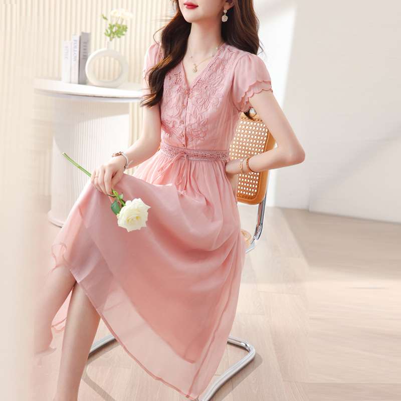 https://fulmo-img-server.com/pinkyfashion/999bf6c195e243b0963a1a8e2cc43a34.jepg