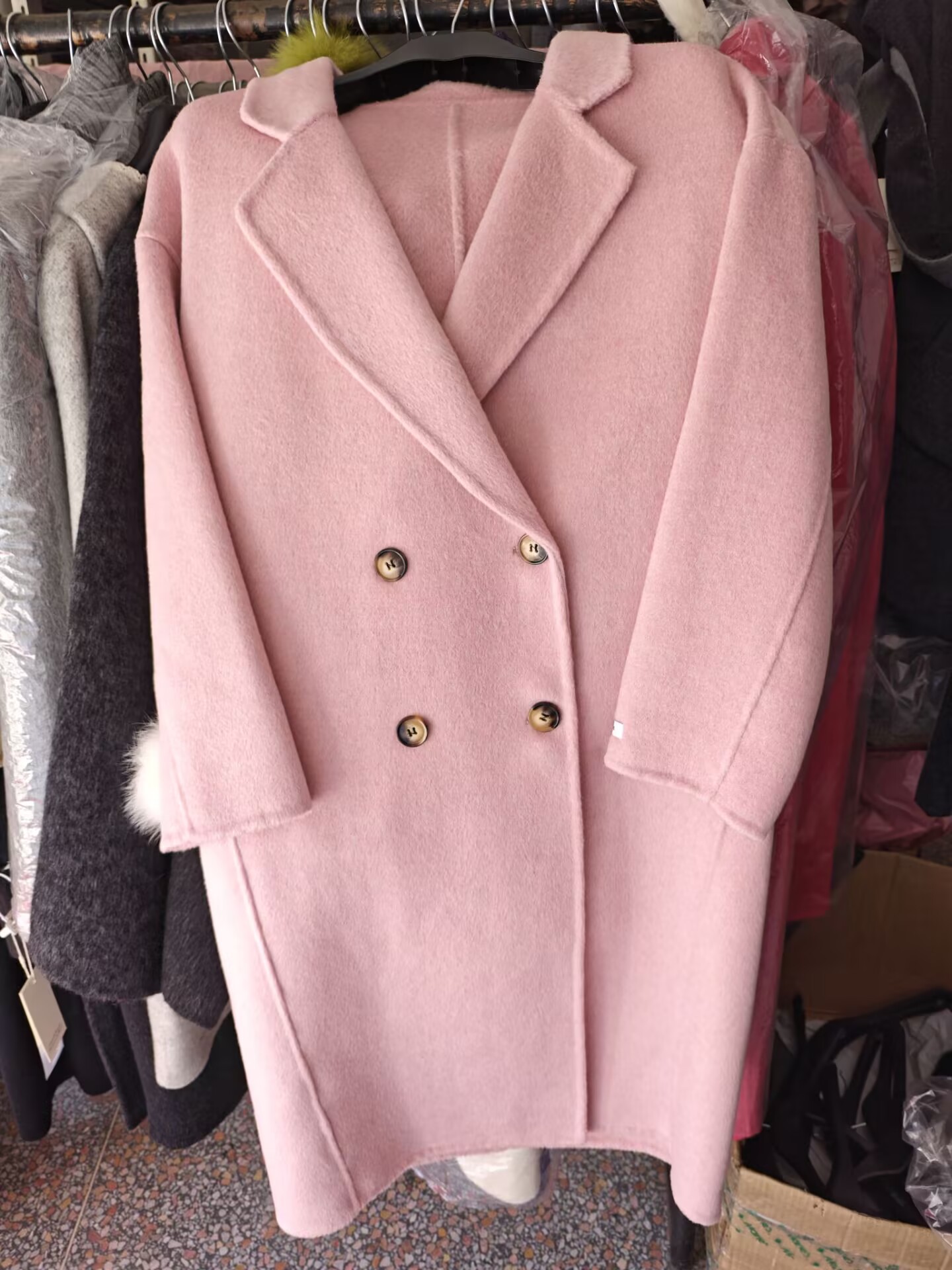 https://fulmo-img-server.com/pinkyfashion/a51e3928-99ab-47b6-bfd9-4082eba870ee.jpg