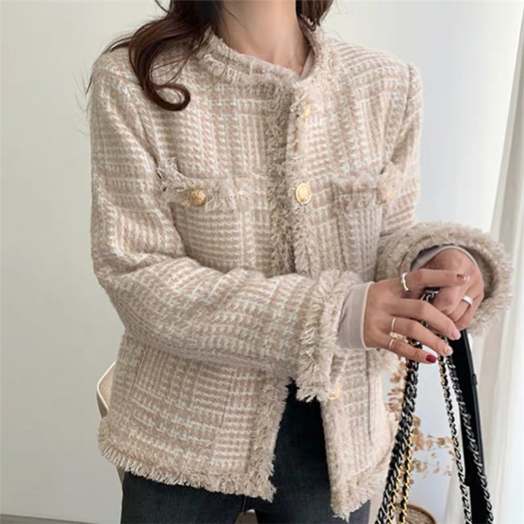 ピンクコーデ ツイード風ショート丈ジャケット上品ピンク