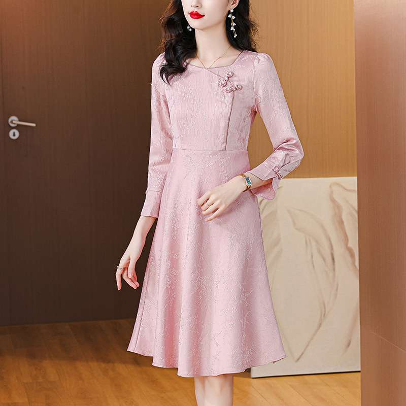 https://fulmo-img-server.com/pinkyfashion/ab9106897aa94f6db3024f70a5f94846.jepg